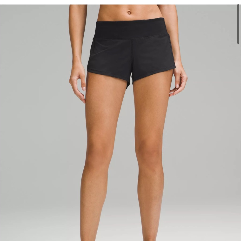 Lululemon Black Women's low rise Speed Up Shorts 2.5 inch